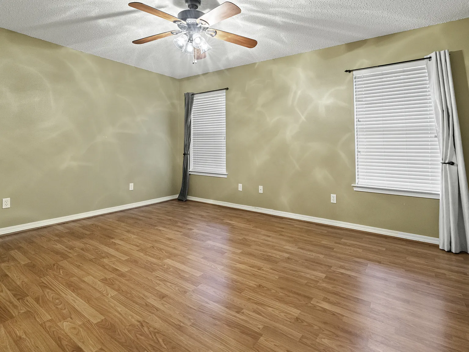 9534 Laa La Court - 1 — Photo 4