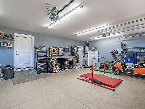 5th image of 77 Hagens Ct