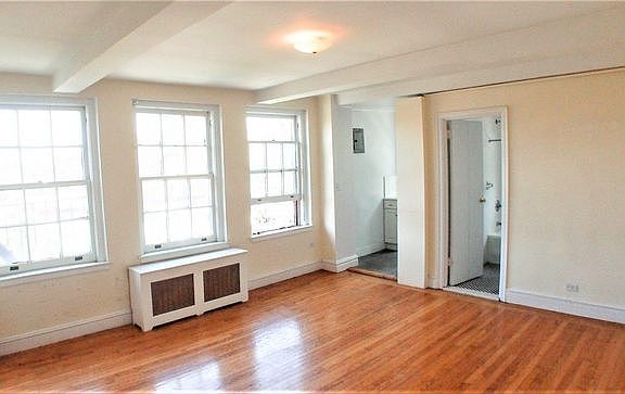 3rd image of 51 W 86th St APT 1401