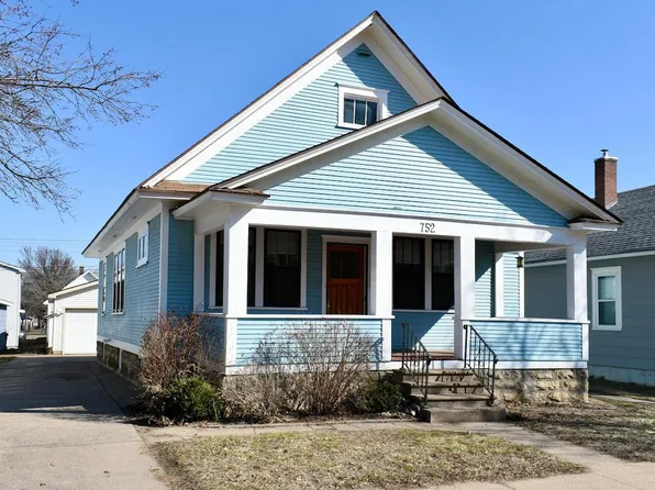 752 W 5th St, Winona, MN 55987