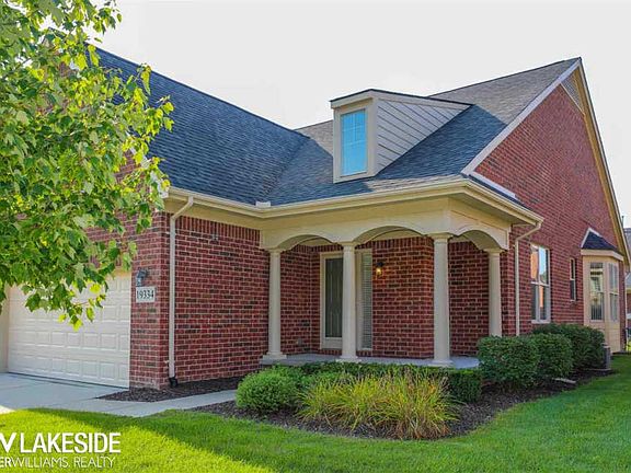 3rd image of 19334 Linwood Dr