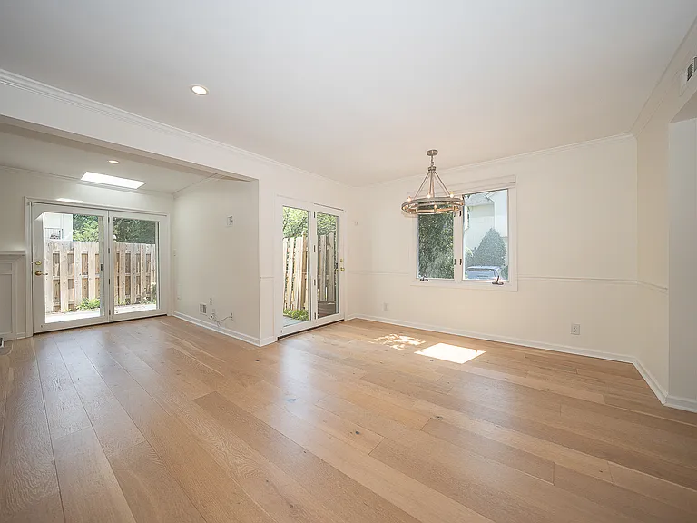116 Montrose Ave #H — Photo 12