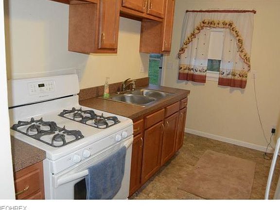 4th image of 36 N Roanoke Ave