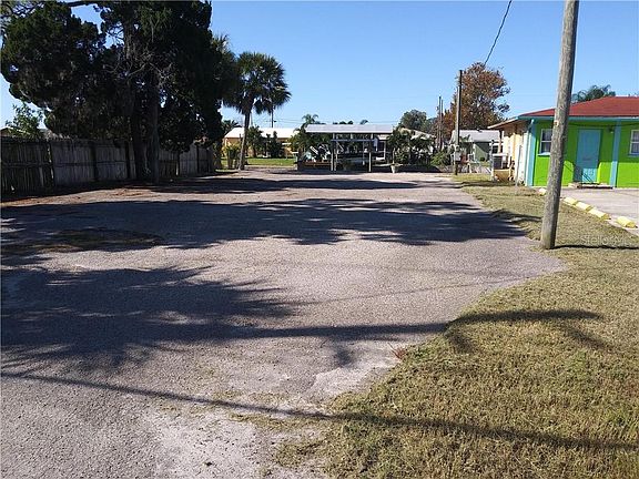 2nd image of 13923 Old Dixie Hwy