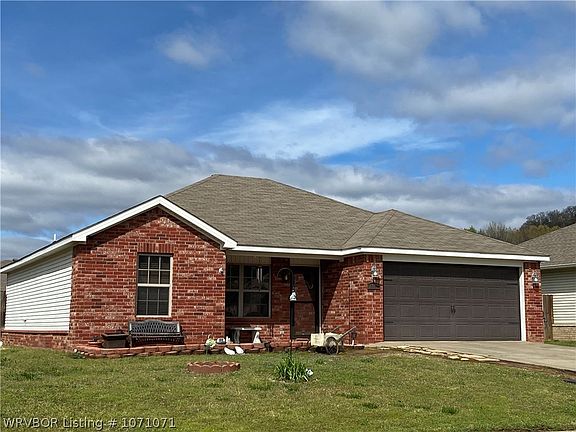 2nd image of 1907 Scarlet Oak Dr