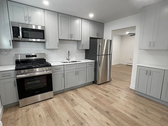 3rd image of 450 N 3rd Ave #3