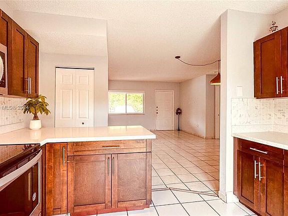 5th image of 8039 Lake Dr APT 101