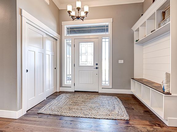 3rd image of 4421 Rosencrans St