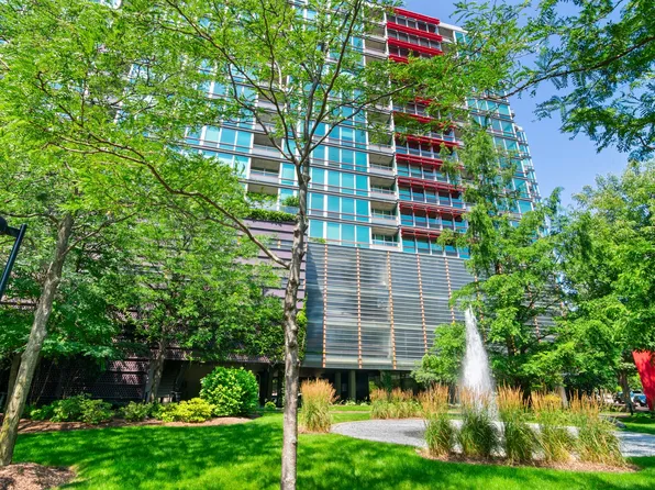800 Elgin Rd APT 812, Evanston, IL 60201
