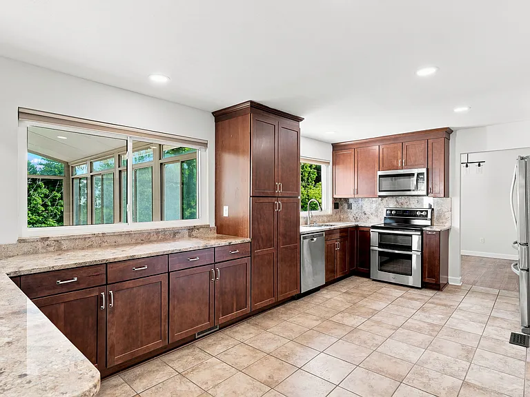 701 Oak Run Ln — Photo 10