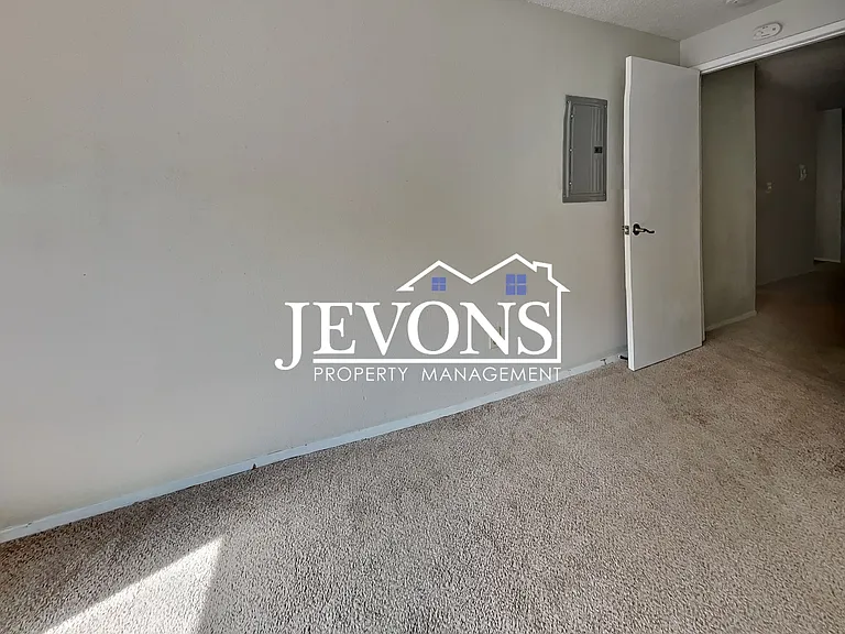 5017 S Orchard St #D — Photo 16