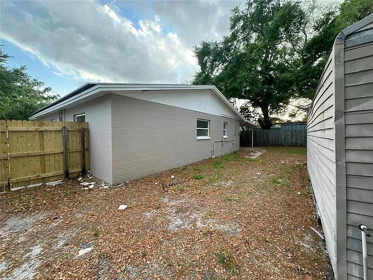 4421 Gandy Cir — Photo 43