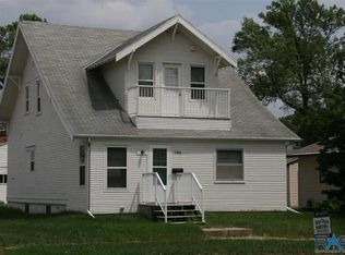 106 S 4th St, Beresford, SD 57004
