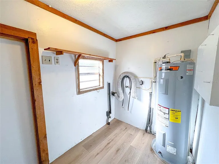 25825 W Newberry Rd — Photo 14