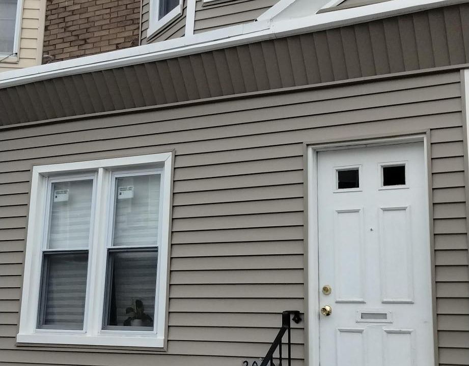 Enclosed porch front/ bonus room