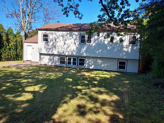 3rd image of 176 Susquehanna Blvd
