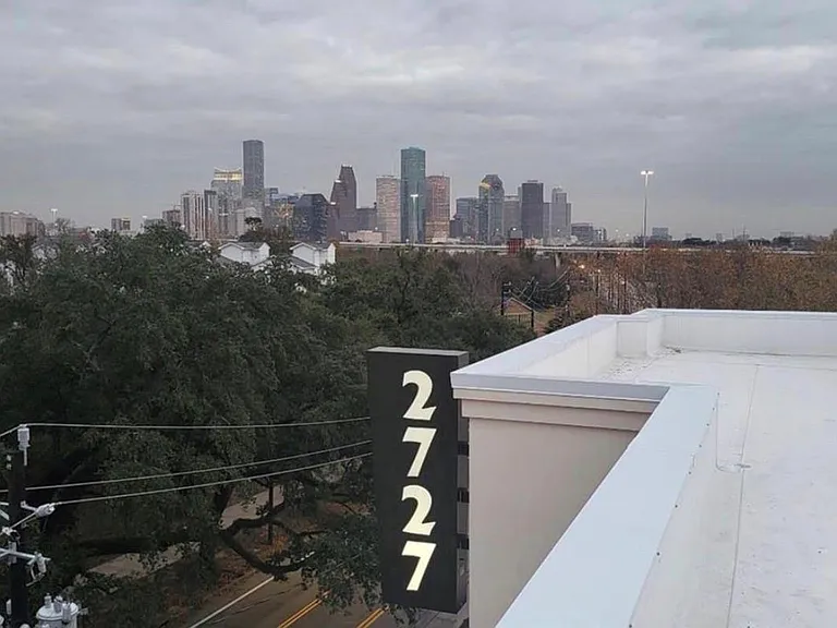 2727 Houston Ave #209 — Photo 24