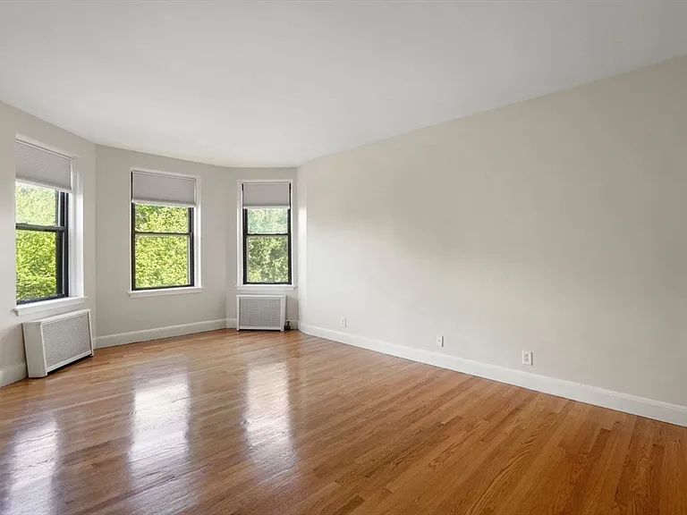 228 Commonwealth Ave #7 — Photo 4