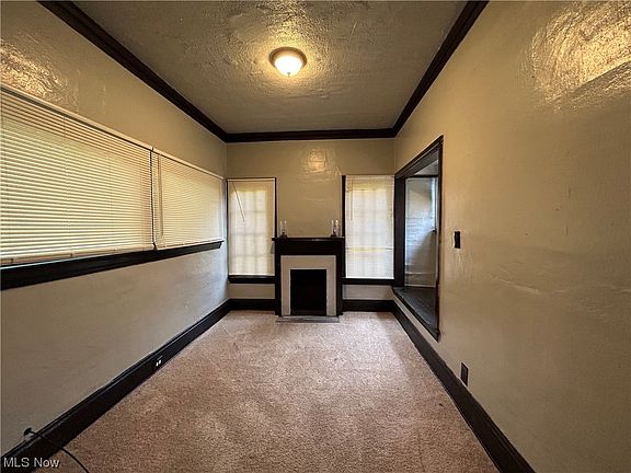 5th image of 1886 Chapman Ave