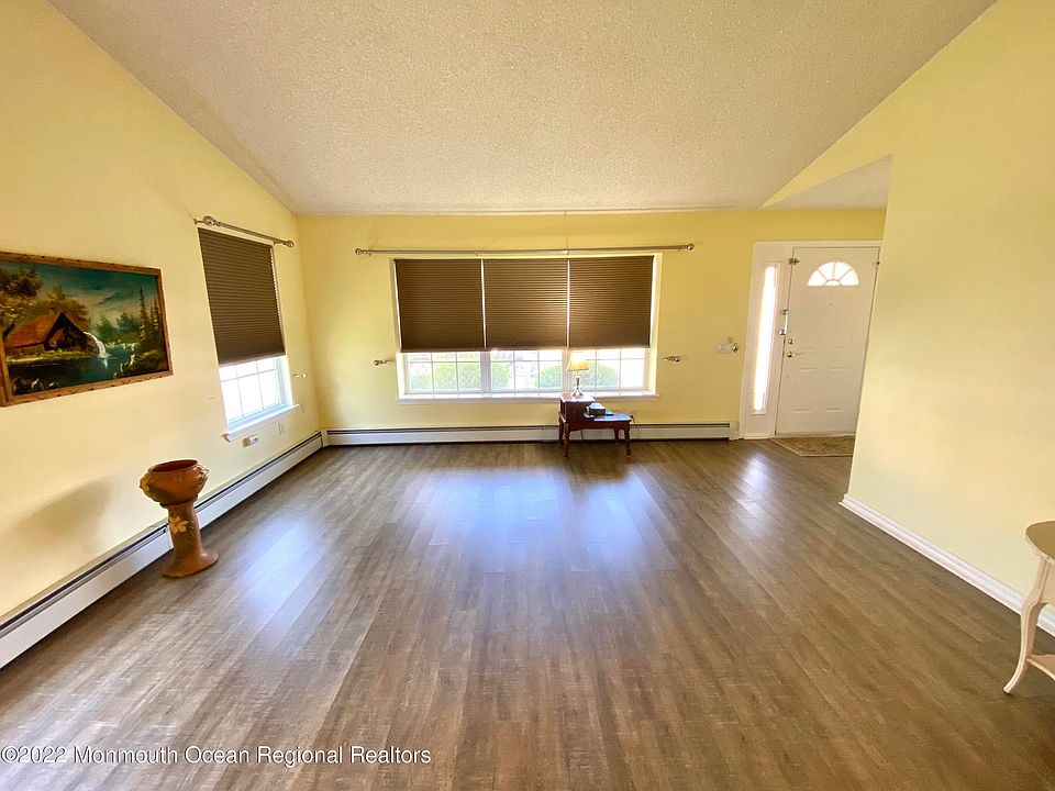 15 Narberth Way, Toms River, NJ 08757 Zillow