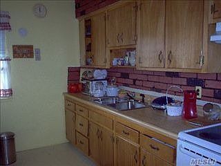3rd image of 427 Scaneateles Ave