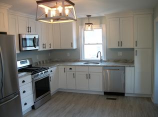 129 Fairhaven Rd, Mattapoisett, MA 02739