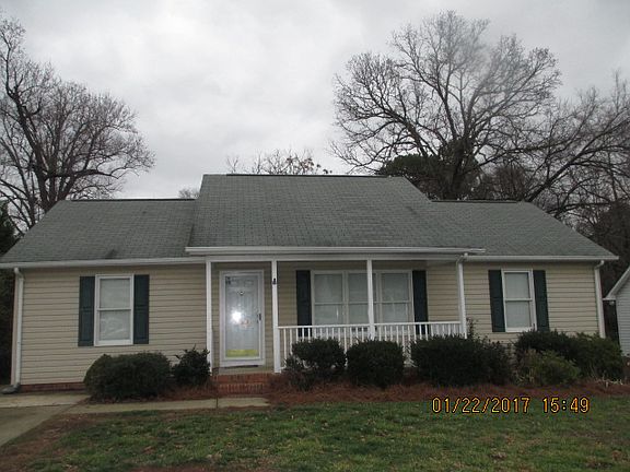 2nd image of 208 Rankin St