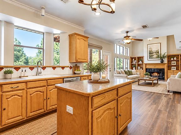 2nd image of 3012 Northview Dr