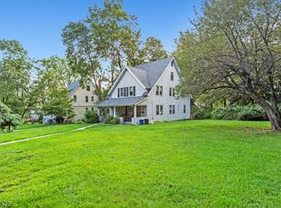 26 Park Ter, West Caldwell, NJ 07006