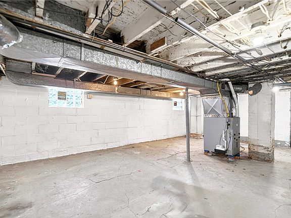 30th image of 335 Taylor Ave