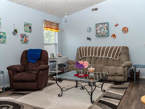 3rd image of 266 Deer Creek Dr