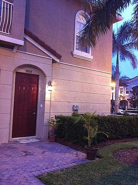 1st image of 5854 Hampton Hills Blvd