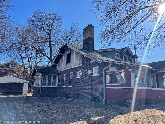 3rd image of 1695 Monterey St