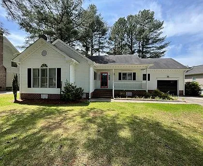 2317 Chelsea Dr NW — Photo 1