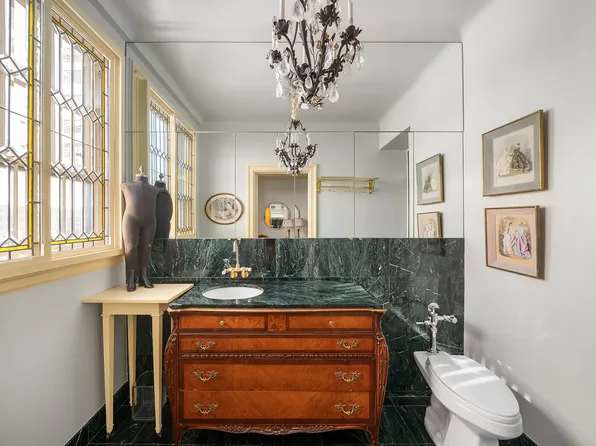 655 Park Avenue image 7 of 9