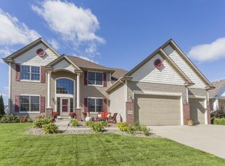 9720 Dunes Ave, Cottage Grove, MN 55016