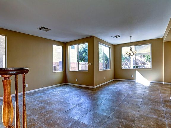 3rd image of 7055 Forest Heights Ct