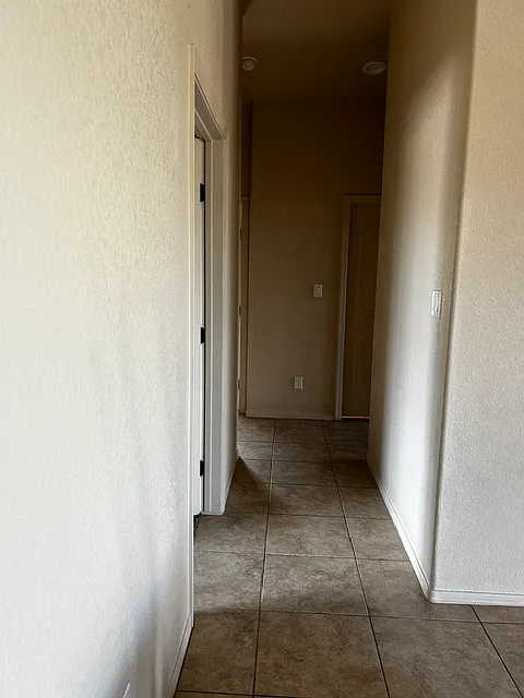 3 bed, 1282 sqft, $1,750 — Photo 3