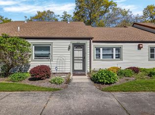 606 Lake Ct, Middle Island, NY 11953