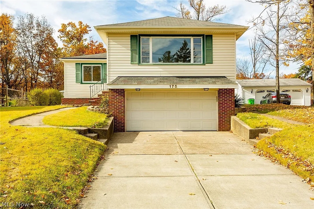 175 Forest Dr photo 1
