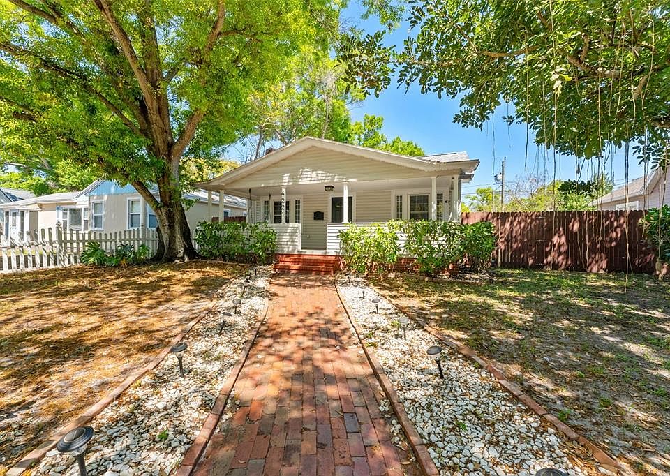 1st image of 4221 1ST AVENUE N