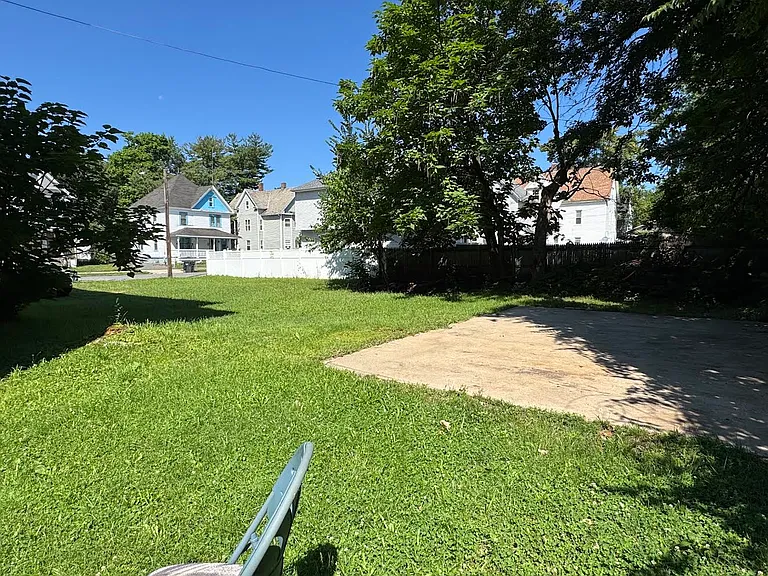 107 College St #1R — Photo 3