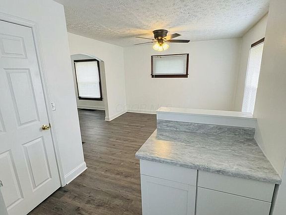 3rd image of 1343 E Kossuth St