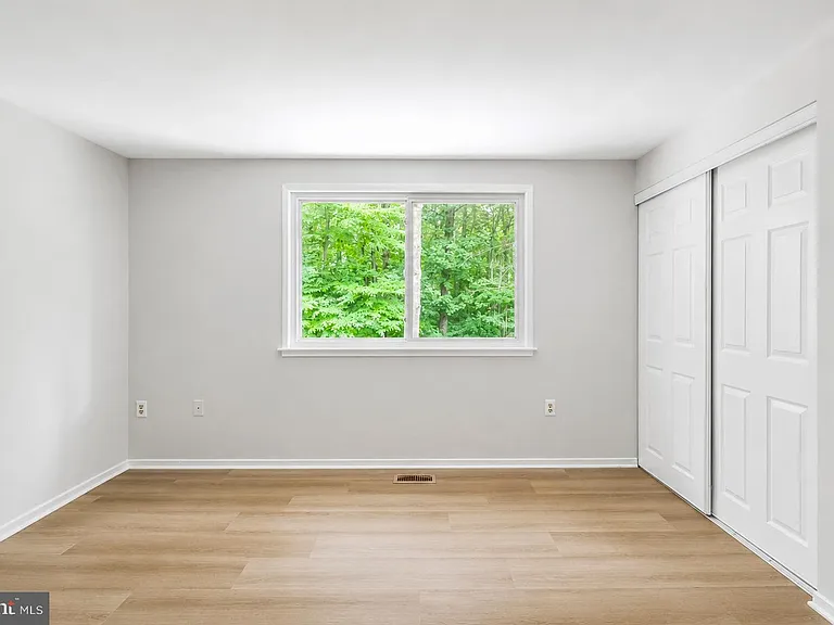 14435 Pebble Hill Ln S — Photo 29