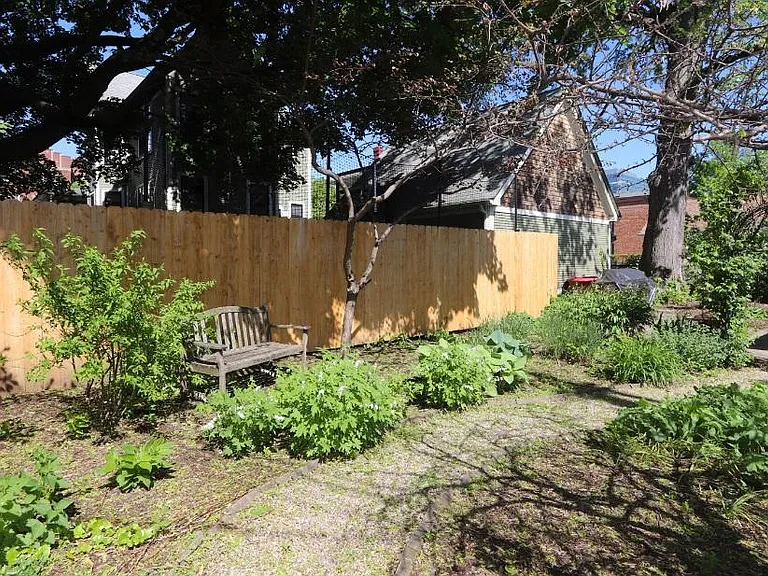 916 Pleasant St #2 — Photo 24