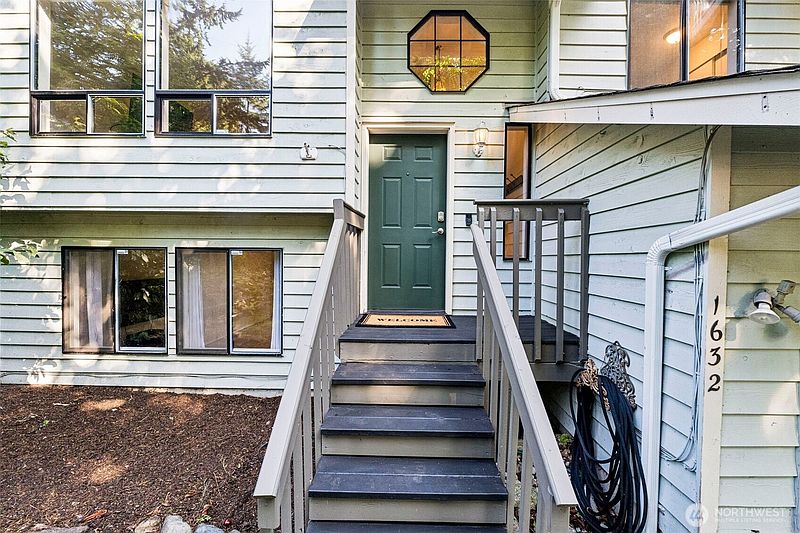 2nd image of 1632 NE Perkins Way