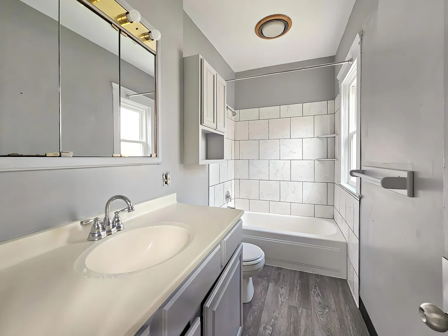 1 bed, 800 sqft, $1,300 — Photo 2