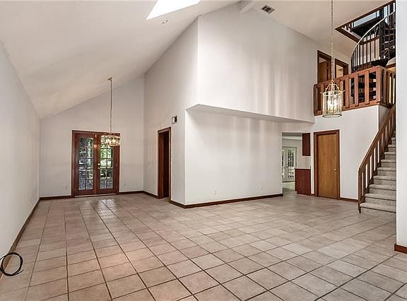 4th image of 409 Yaupon Dr