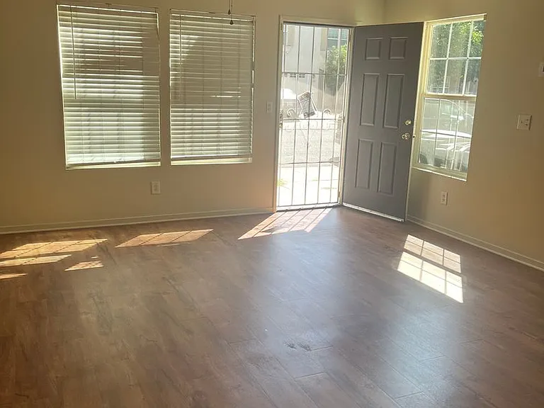 1249 Daybreak Dr — Photo 8