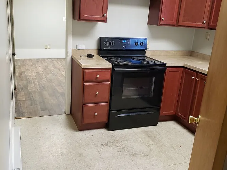243 E Broad St — Photo 5